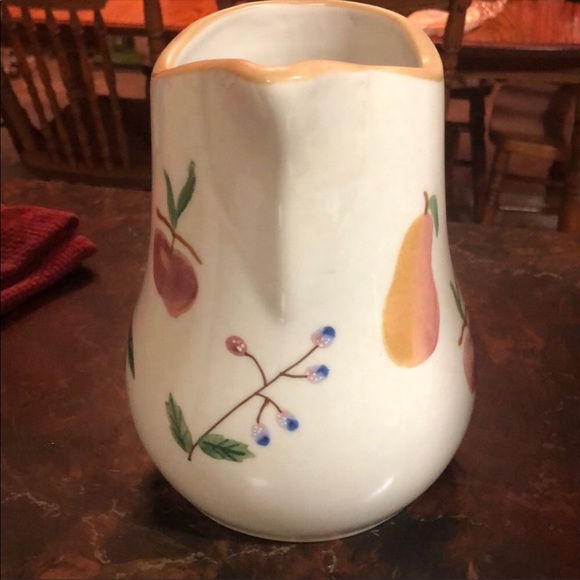 longaberger “ Fruit. Medley” Large pitcher - Picture 5 of 8
